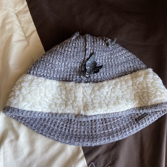 Gray Beanie Cap - Picture 4 of 5